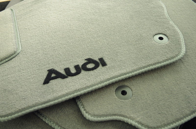 Audi А6 (C5) SD 1997-2004 Комплект килимків FORTUNA BLACK 
